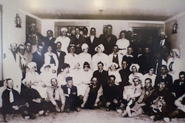 Asistentes a fiesta en Población Americana, 1920
