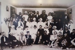 Asistentes a fiesta en Población Americana, 1920