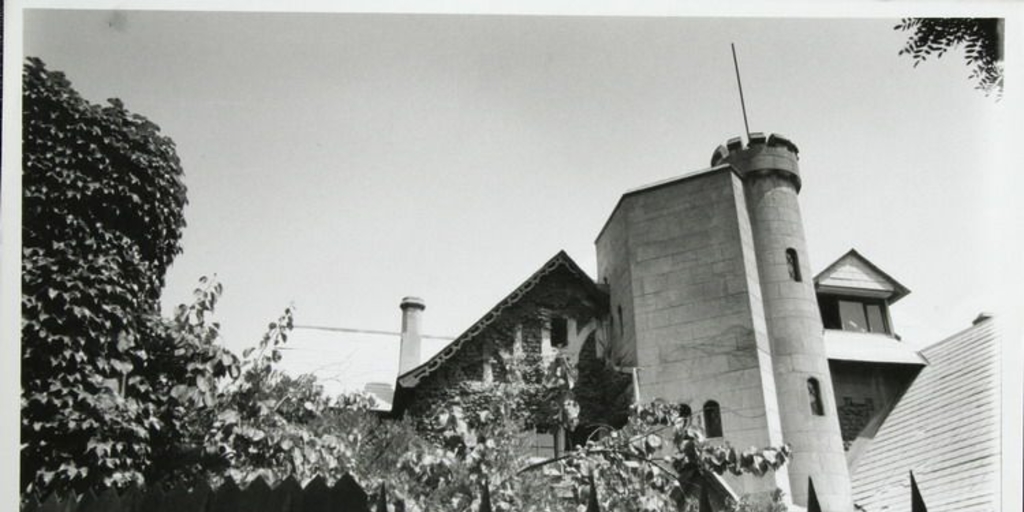 Frontis del edificio del Comité de Cooperación para la Paz en Chile, Calle Santa Mónica