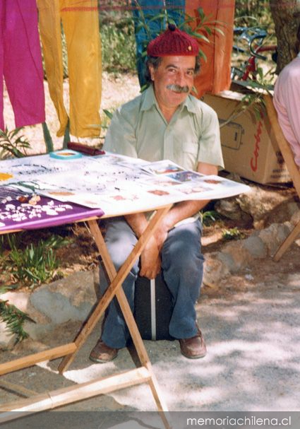 Alfonso Alcalde en una feria artesanal