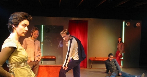 Escena de Tus deseos en fragmentos, 2004