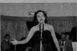 Crooner Magda, la estrella morena de la canción tropical, entona melodías en el Goyescas