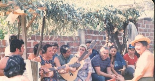 Rolando Cárdenas en la casa de Hernán Sánchez, La Reina, 1982