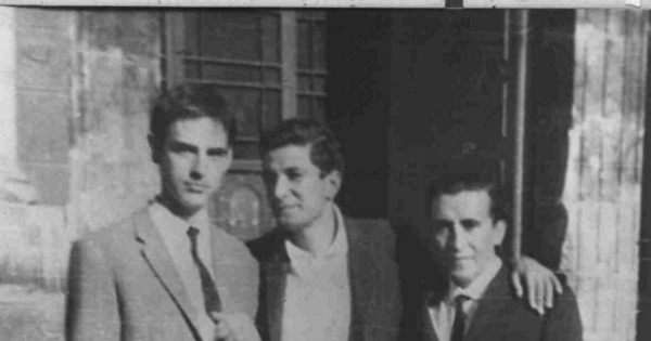 Rolando Cárdenas junto a Jorge Teillier y Hugo Díaz, Cerro Sta. Lucía, Santiago, 1964