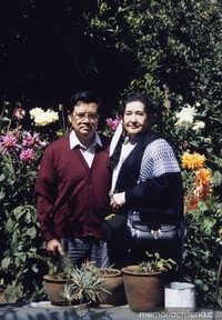 Fidel Sepúlveda y Margot Loyola en casa de Ema Jauch y Pedro Olmos, Linares, ca. 1990