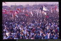 Ciudadanos celebrando por elección presidencial de 1989