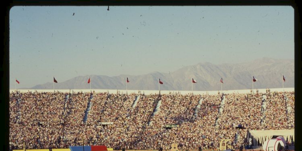 Celebración en Estadio Nacional por el triunfo de Patricio Aylwin en las elecciones presidenciales de 1989