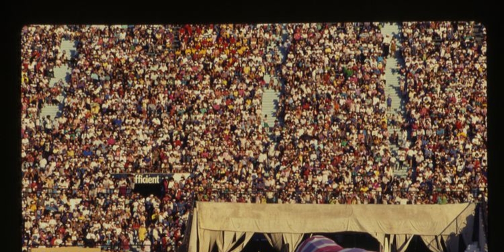 Celebración en Estadio Nacional por el triunfo de Patricio Aylwin en las elecciones presidenciales de 1989