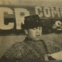 Alejandro Manque, dirigente nacional del Movimiento Campesino Revolucionario, en el homenaje a Moisés Huentelaf, campesino asesinado por los terratenientes en el fundo "Chesque", comuna de Loncoche: 1 de noviembre de 1971