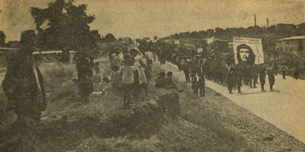 Homenaje a Moisés Huentelaf, campesino asesinado por los terratenientes en el fundo "Chesque", comuna de Loncoche: 1 de noviembre de 1971