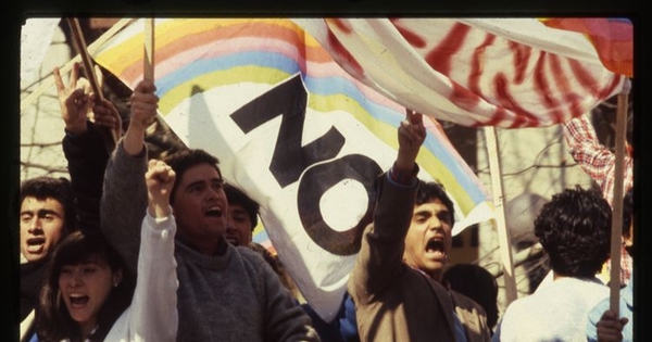 Celebración ciudadana en Santiago por el triunfo del No, 1988