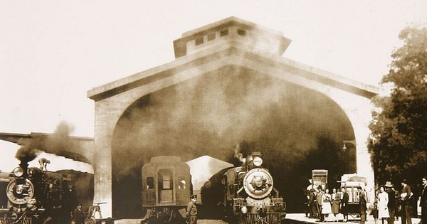 Estación de Talca, vista de locomotoras y ramal