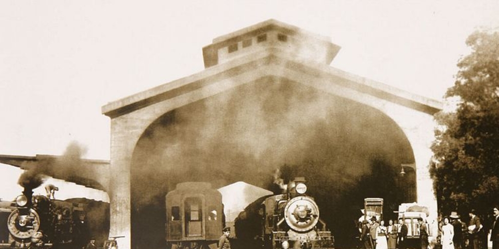 Estación de Talca, vista de locomotoras y ramal