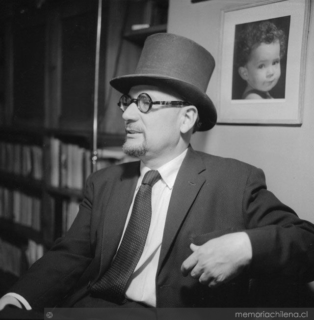 Retrato de perfil de Antonio Romera con sombrero de copa, 1966