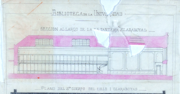 Biblioteca de la Universidad: sección de largo de estantarías y claraboyas, 1884
