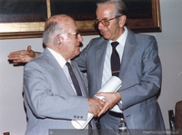 Juan Lémann es recibido como Miembro de Número de la Academia Chilena de Bellas Artes por Domingo Santa Cruz, 1983