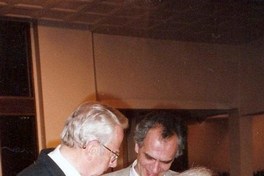 Juan Lémann con el compositor ruso Alexander Vustin y su señora, Moscú, 1996