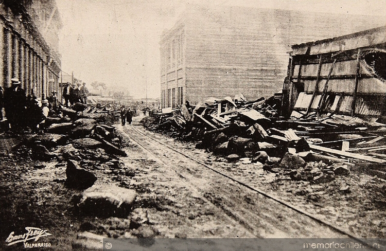 Una de las calles de Coquimbo después del maremoto, noviembre de 1922