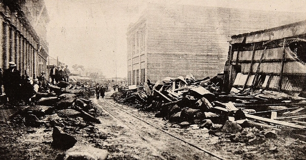 Una de las calles de Coquimbo después del maremoto, noviembre de 1922