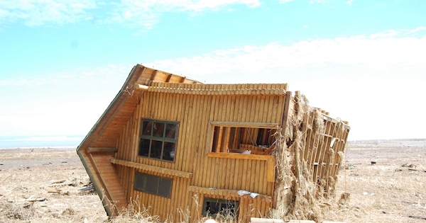 Vivienda destruida por el terremoto y tsunami, Iloca, febrero de 2010