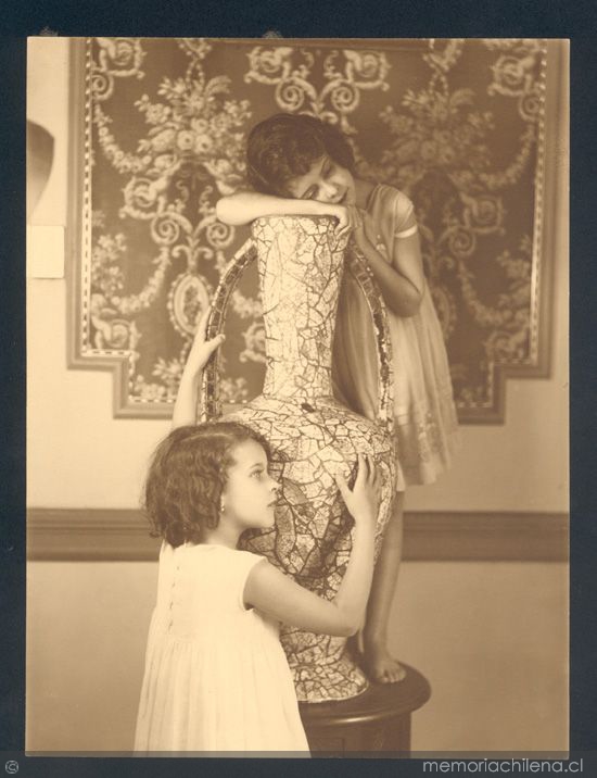 Retrato de Gabriela y Silvia Lezaeta, Santiago, 1930