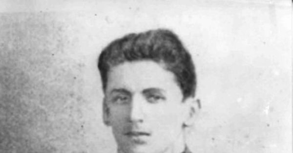 Carlos Pezoa Véliz a los 21 años, en Valparaíso, 1903
