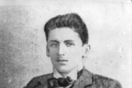 Carlos Pezoa Véliz a los 21 años, en Valparaíso, 1903