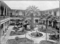 Patio principal del Instituto Nacional, 1913