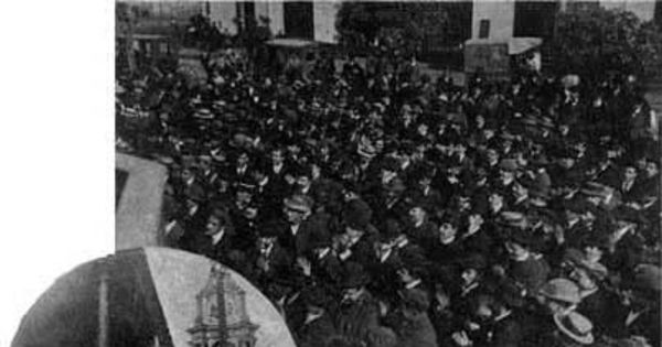 Manifestación de trabajadores por el descanso dominical. Plaza de la Victoria, junio de 1907