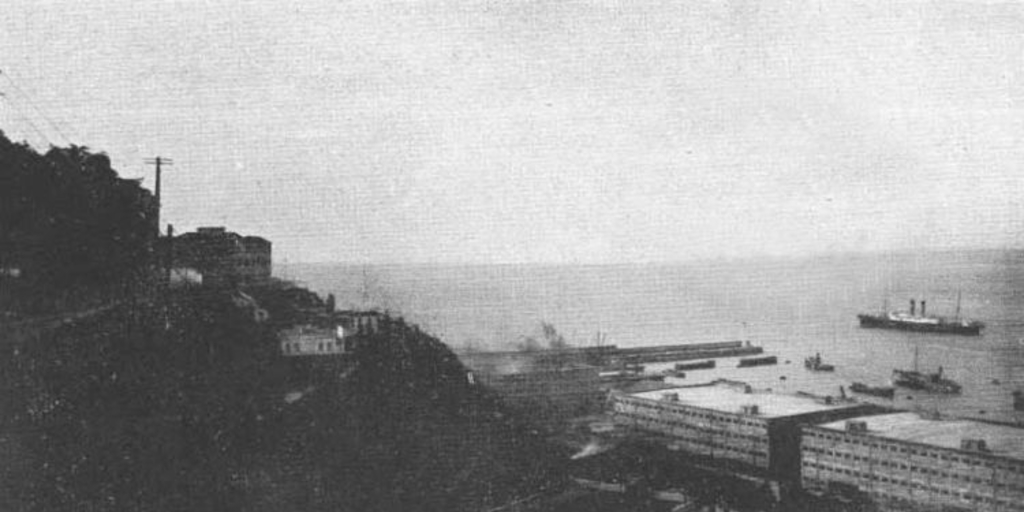 La nueva aduana y el Cerro Artillería en Valparaíso