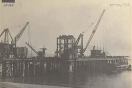 El muelle para carbón en construcción, 1914