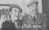 Fernando Alegría junto al poeta Pablo Neruda