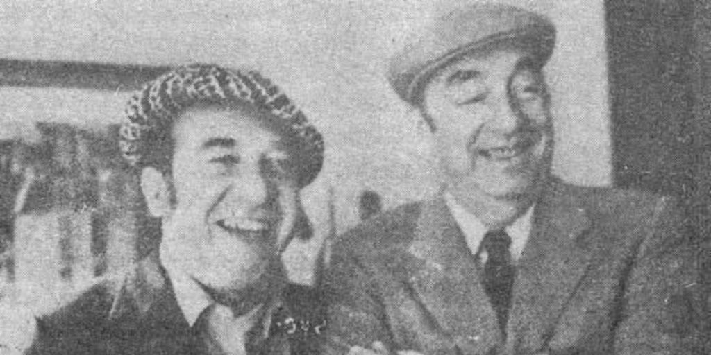 Fernando Alegría junto al poeta Pablo Neruda