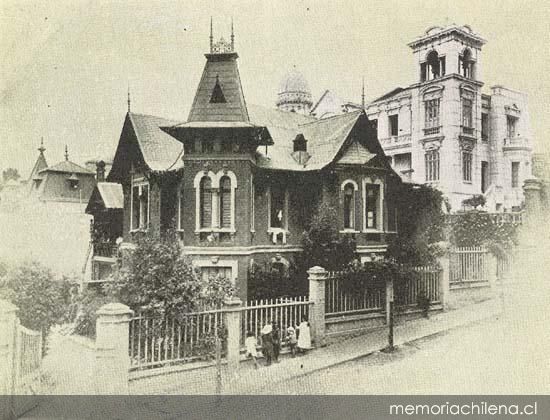 Casa de Luis Edwards Sutil, en la subida del Cerro del Castillo