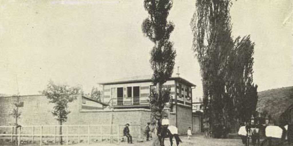 Entrada a la cancha del Valparaíso Sporting Club, por los corrales