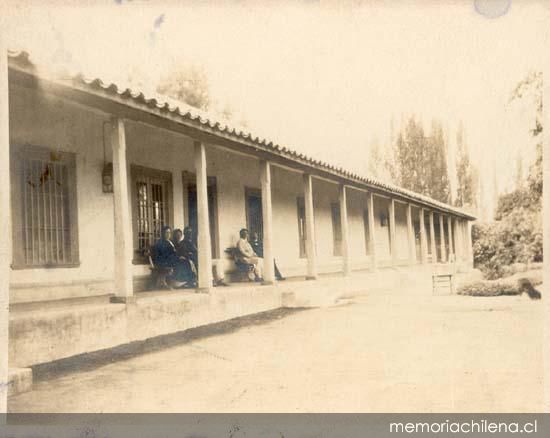 Hacienda de Chomedague (Santa Cruz) donde Medina pasó parte de su infancia, cerca de 1900