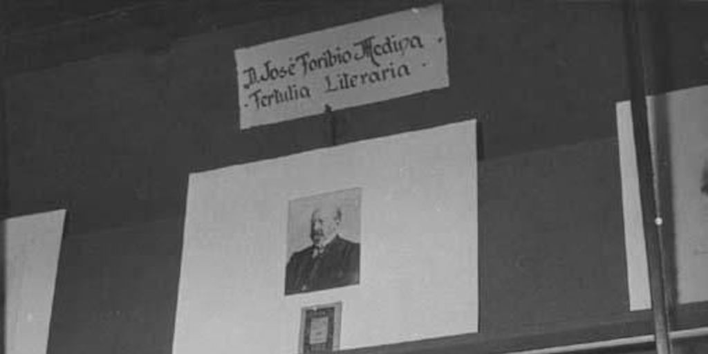 Obras de José Toribio Medina en exposición en su honor inaugurada en la Biblioteca Nacional el 1 de mayo de 1952